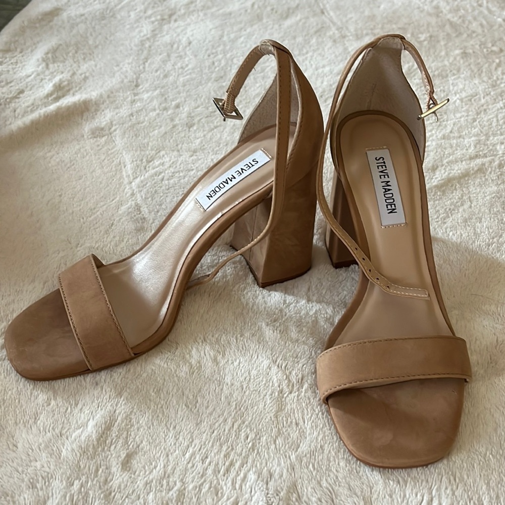 Nude Steve Madden heels size 7